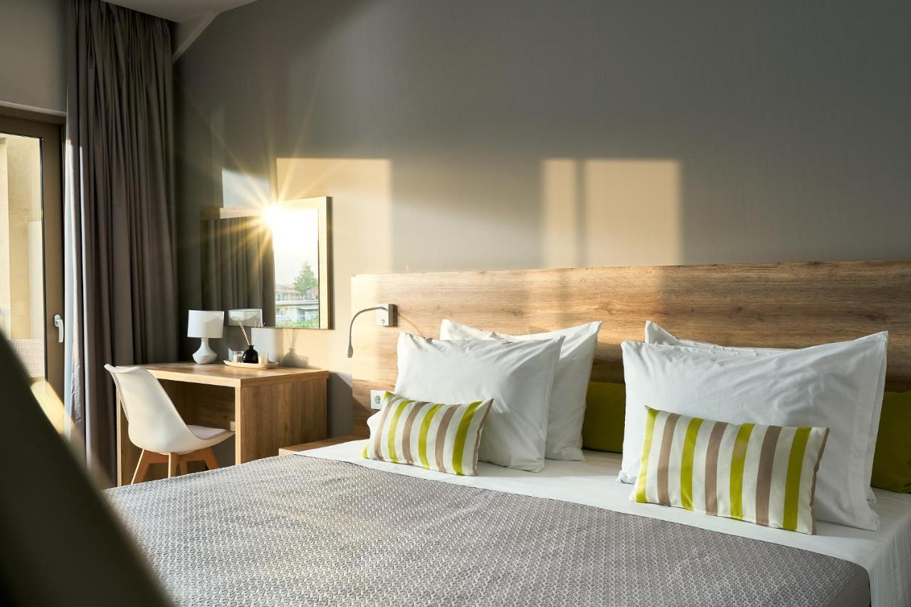 Grapevines Hotel Alikanász Kültér fotó
