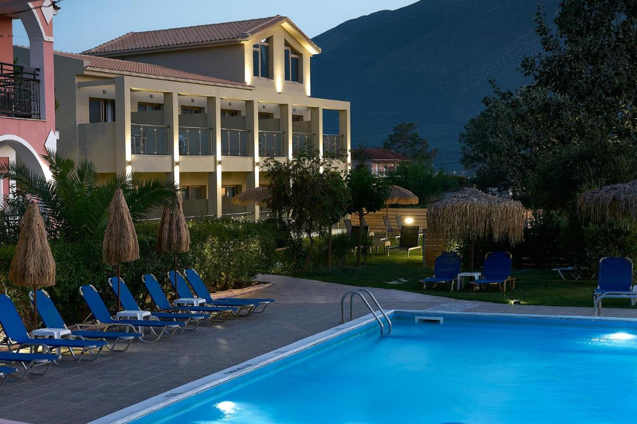 Grapevines Hotel Alikanász Kültér fotó