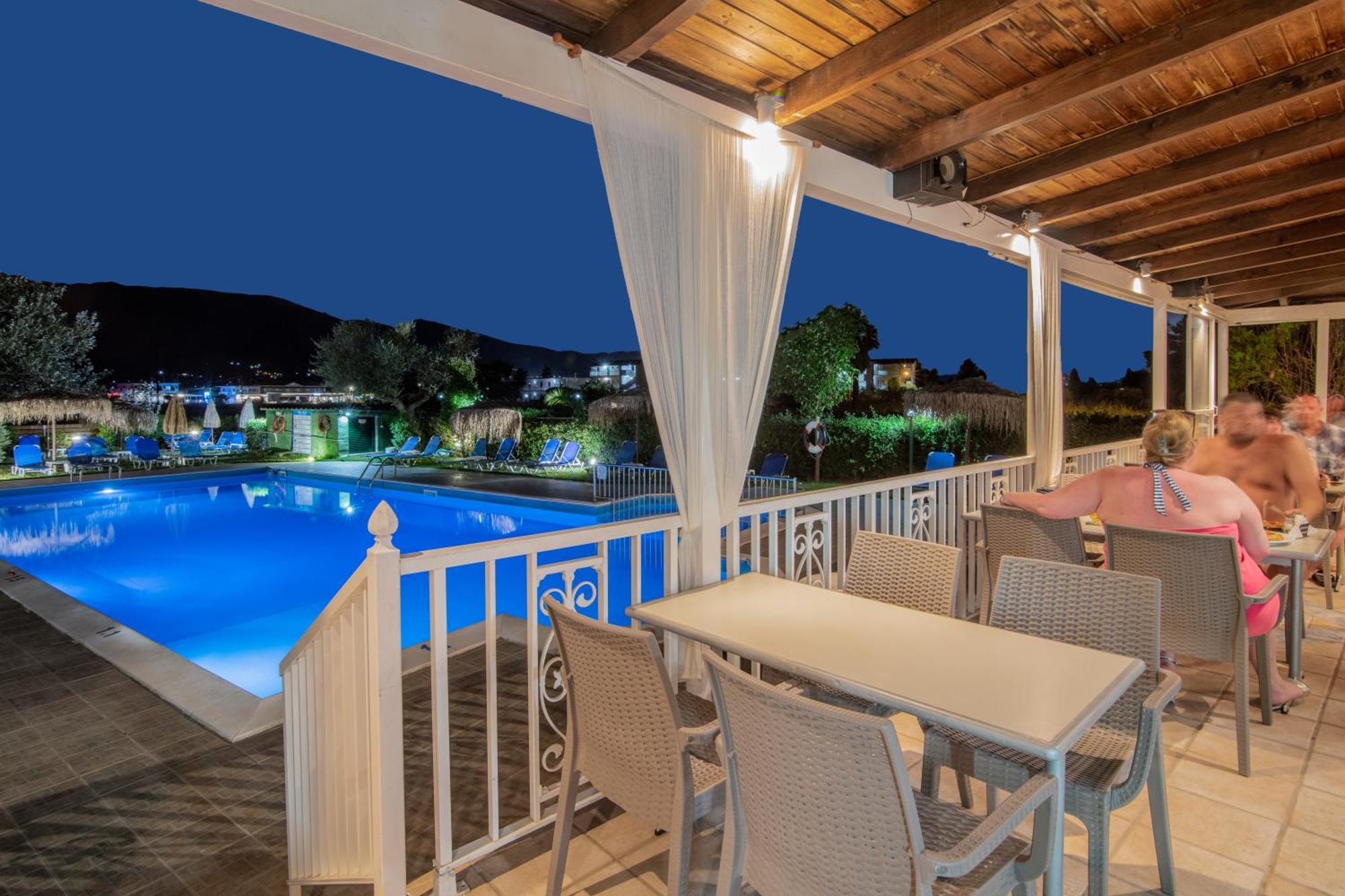 Grapevines Hotel Alikanász Kültér fotó