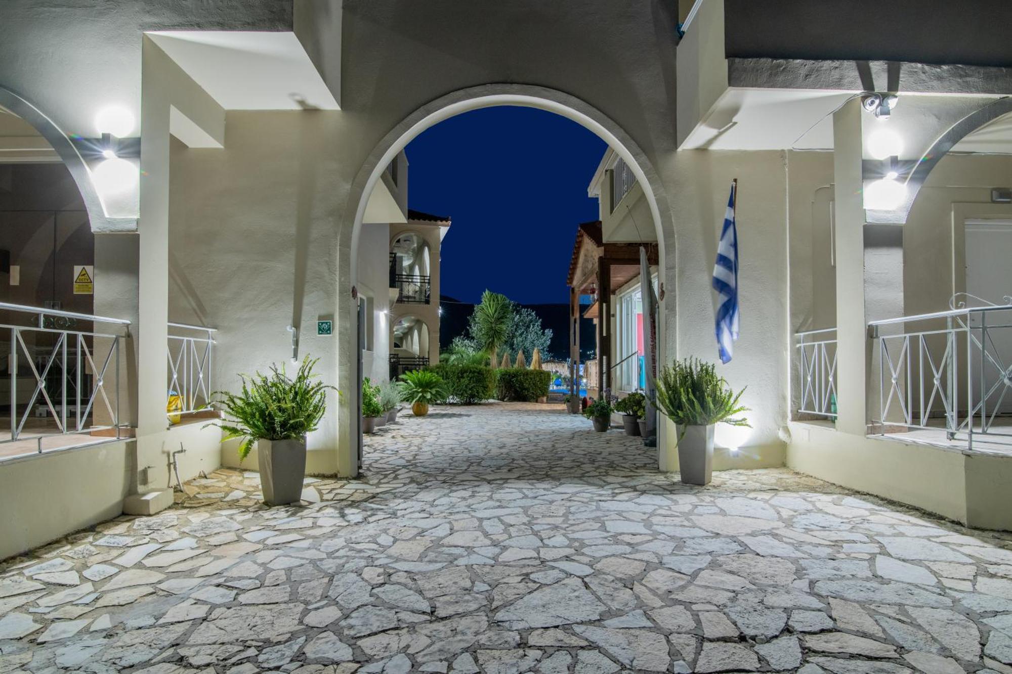 Grapevines Hotel Alikanász Kültér fotó